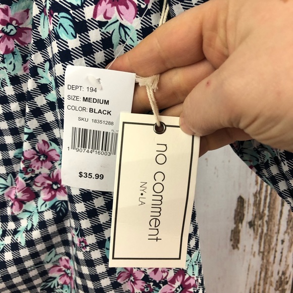 NWT, No Comment off the shoulder, Size Medium. Plaid floral - Picture 2 of 5